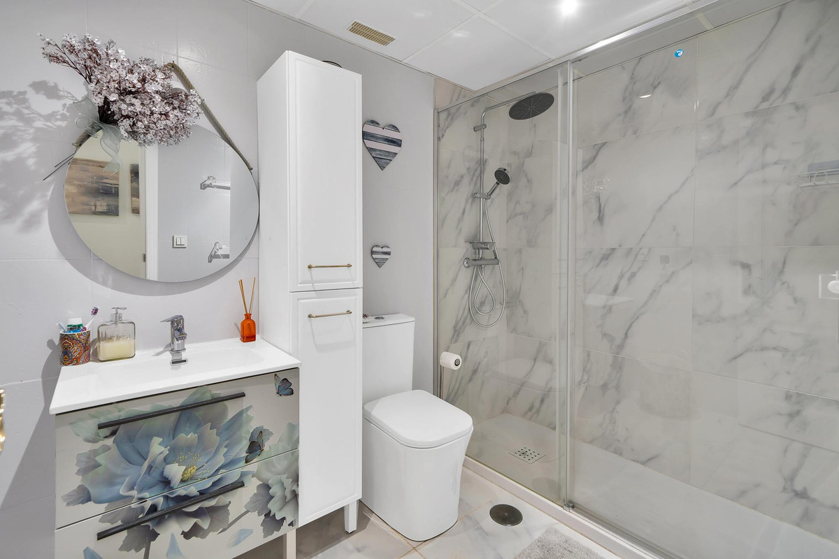 2 Bedroom Apartment for Sale in Marbella — 8