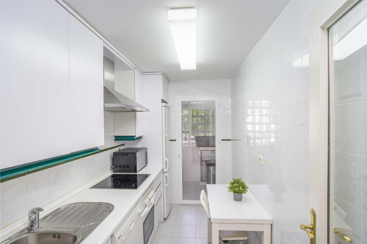 2 Bedroom Apartment for Sale in Marbella — 8