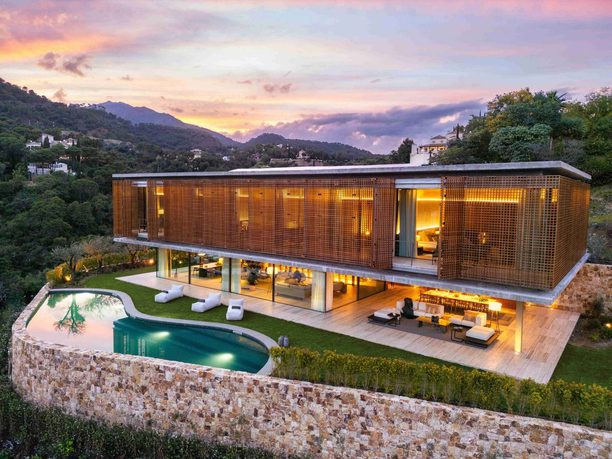 7 Bedroom Villa for Sale in Benahavís — 2