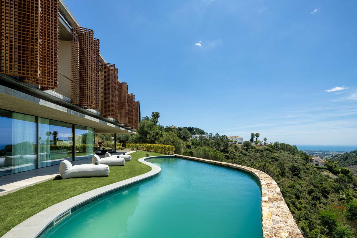 7 Bedroom Villa for Sale in Benahavís — 3