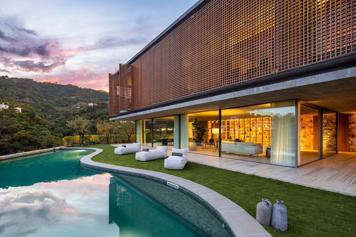 7 Bedroom Villa for Sale in Benahavís — view 10