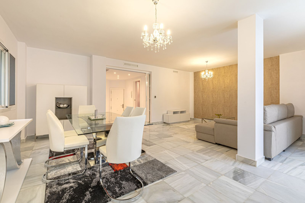3 Bedroom Villa for Sale in Nueva Andalucía — 9
