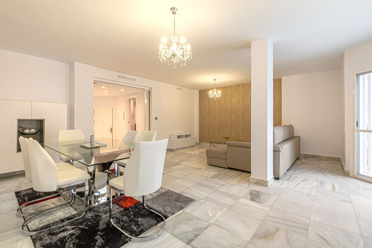 3 Bedroom Villa for Sale in Nueva Andalucía — view 10