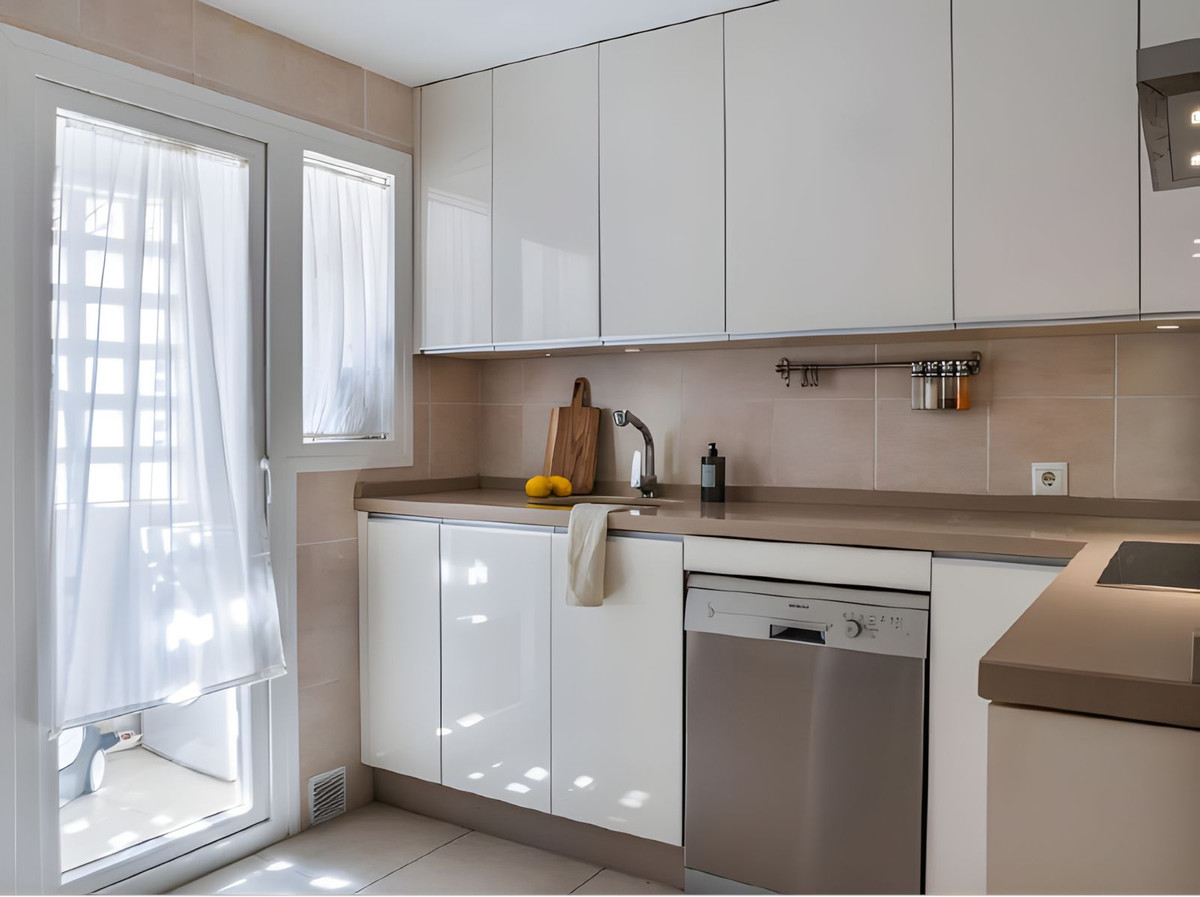 3 Bedroom Apartment for Sale in La Campana — 3