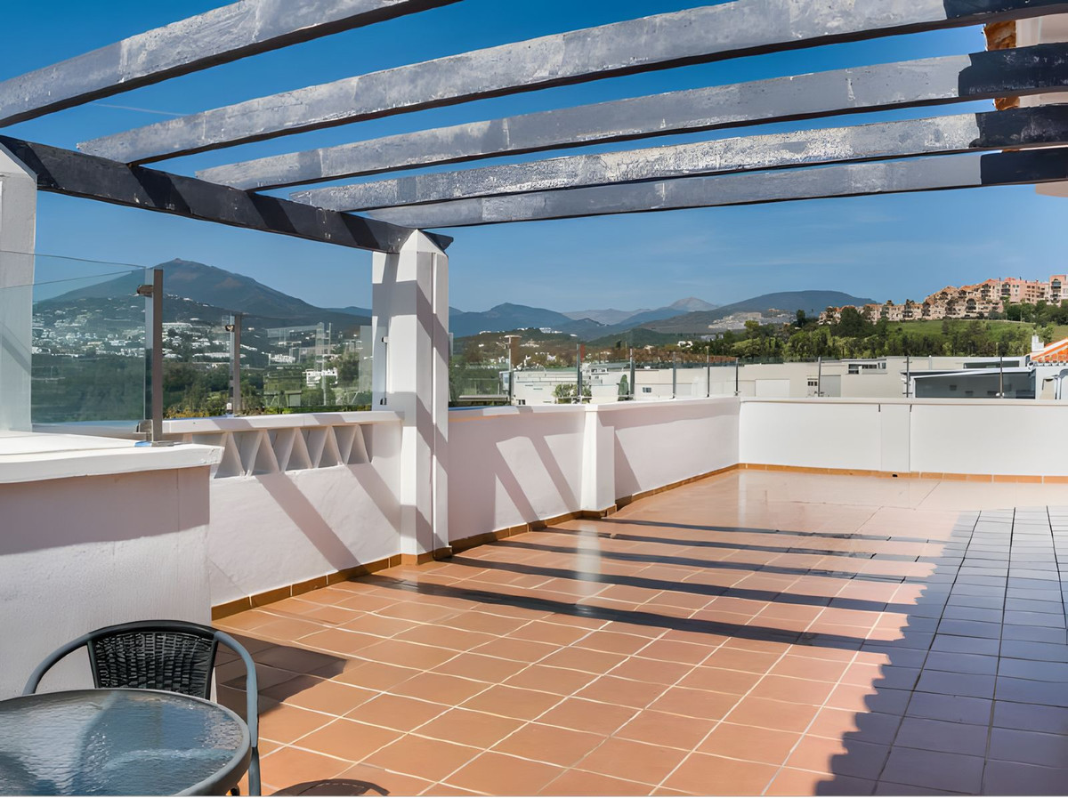 3 Bedroom Apartment for Sale in La Campana — 4