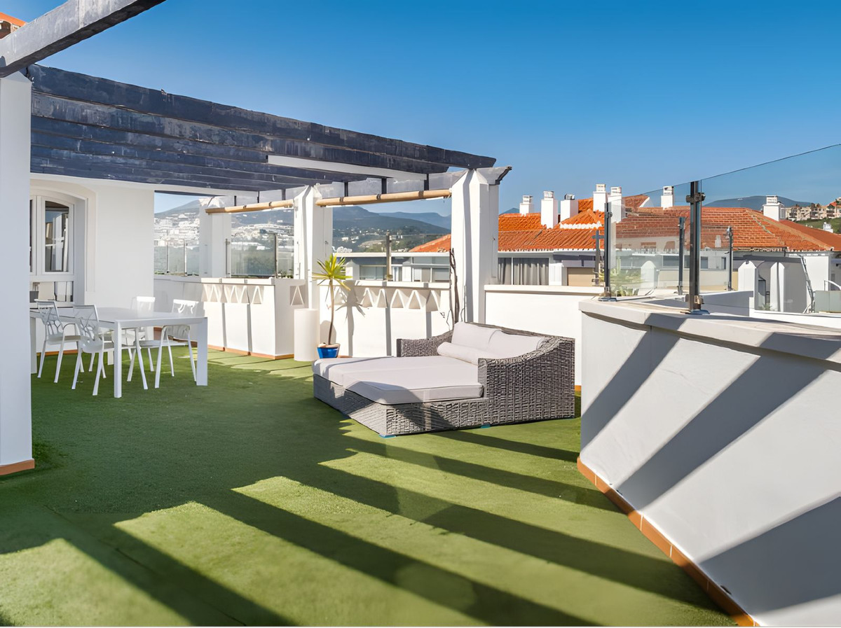3 Bedroom Apartment for Sale in La Campana — 6