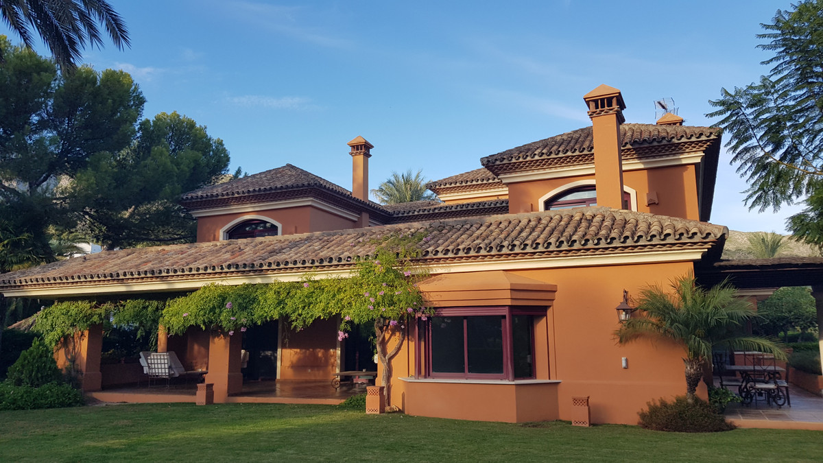 4 Bedroom Villa for Sale in Sierra Blanca