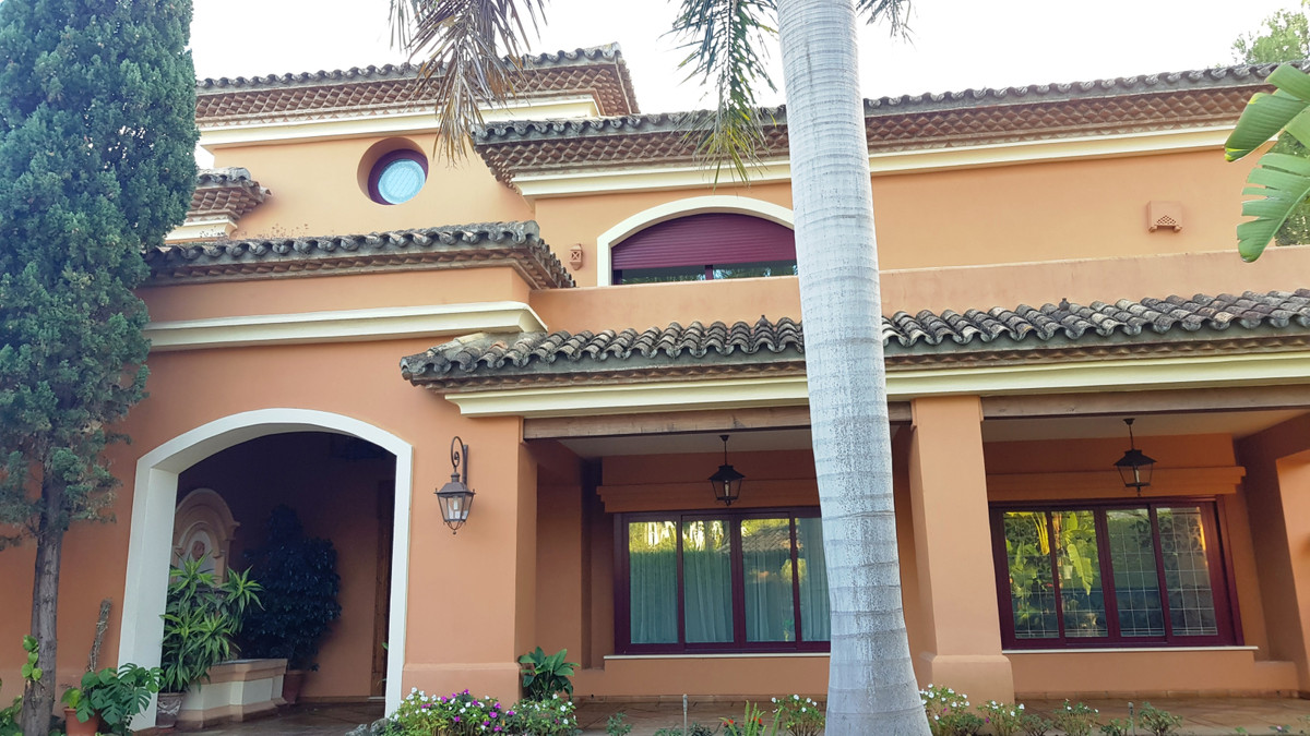 4 Bedroom Villa for Sale in Sierra Blanca — 3