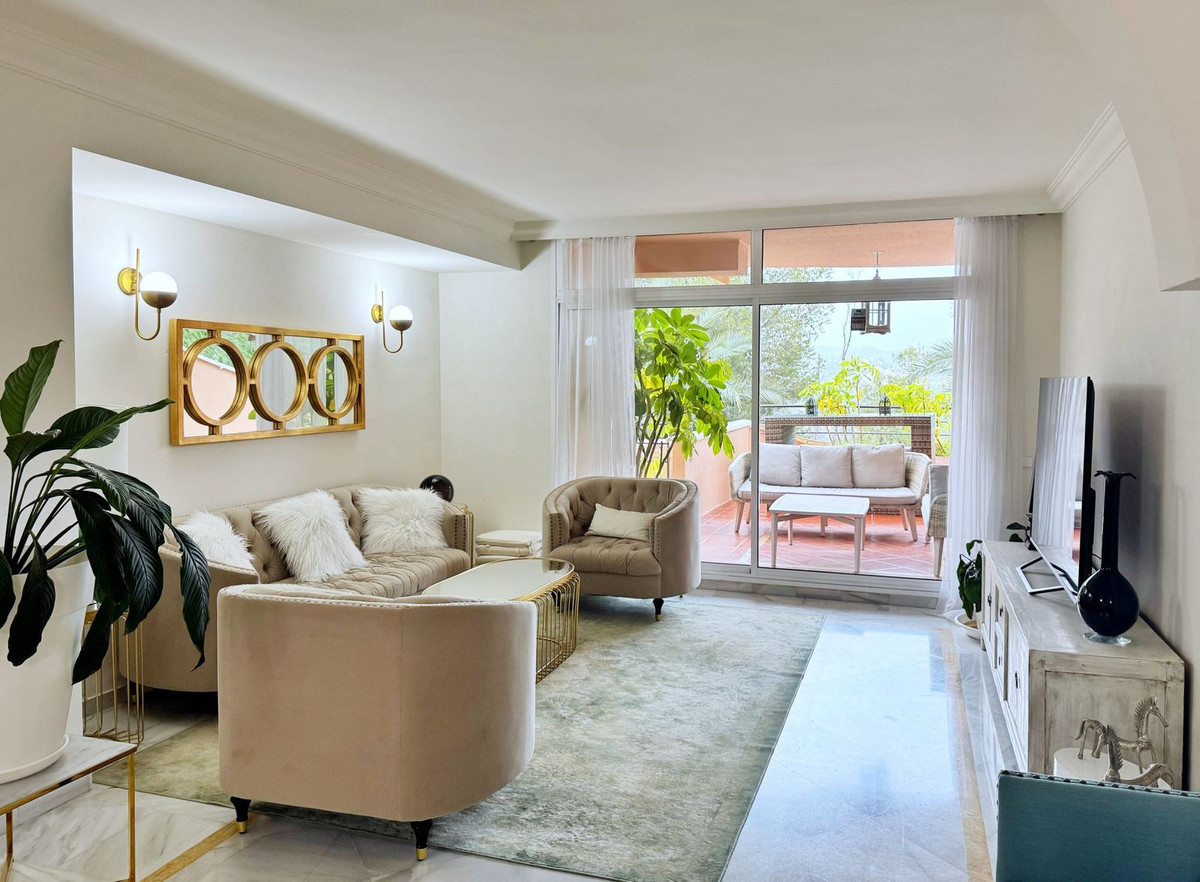 2 Bedroom Apartment for Sale in Nueva Andalucía — 4