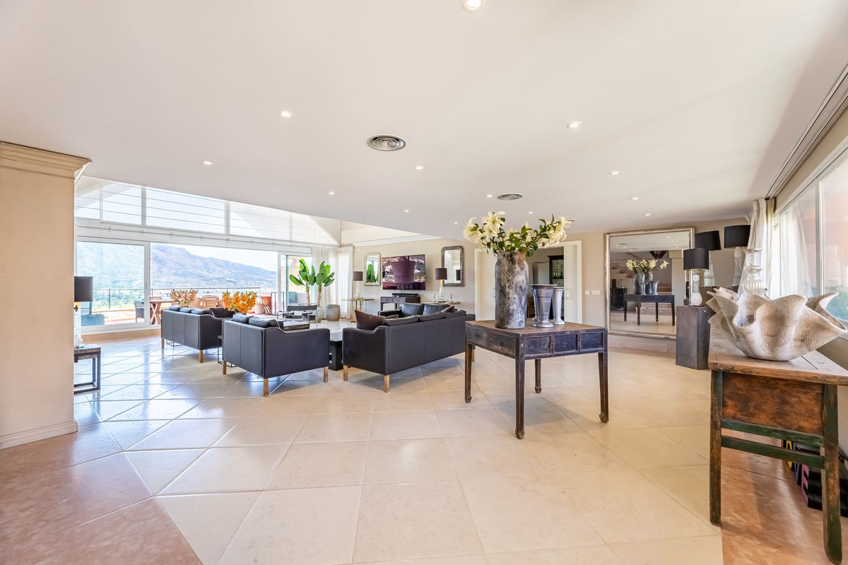 5 Bedroom Apartment for Sale in Nueva Andalucía — 9