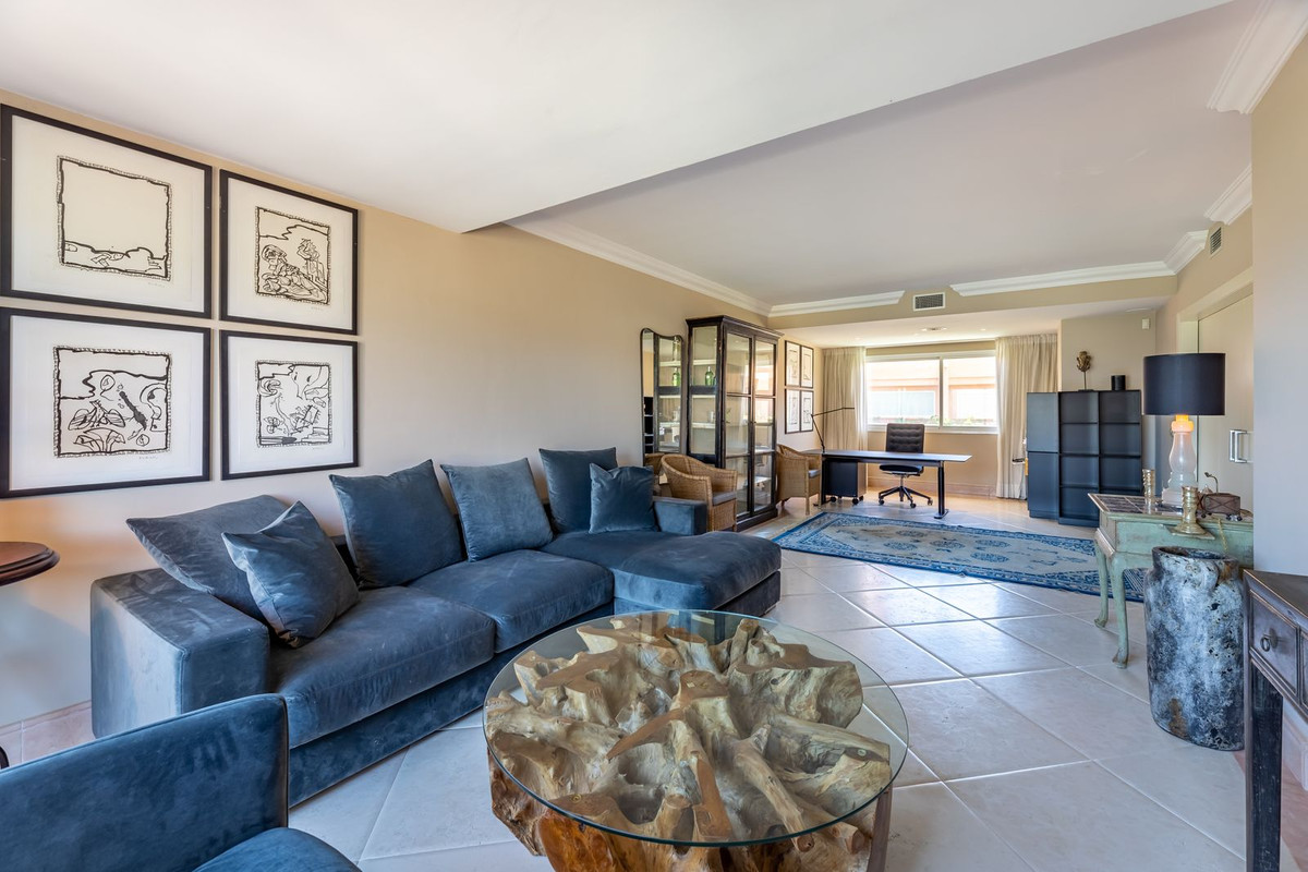5 Bedroom Apartment for Sale in Nueva Andalucía — view 10