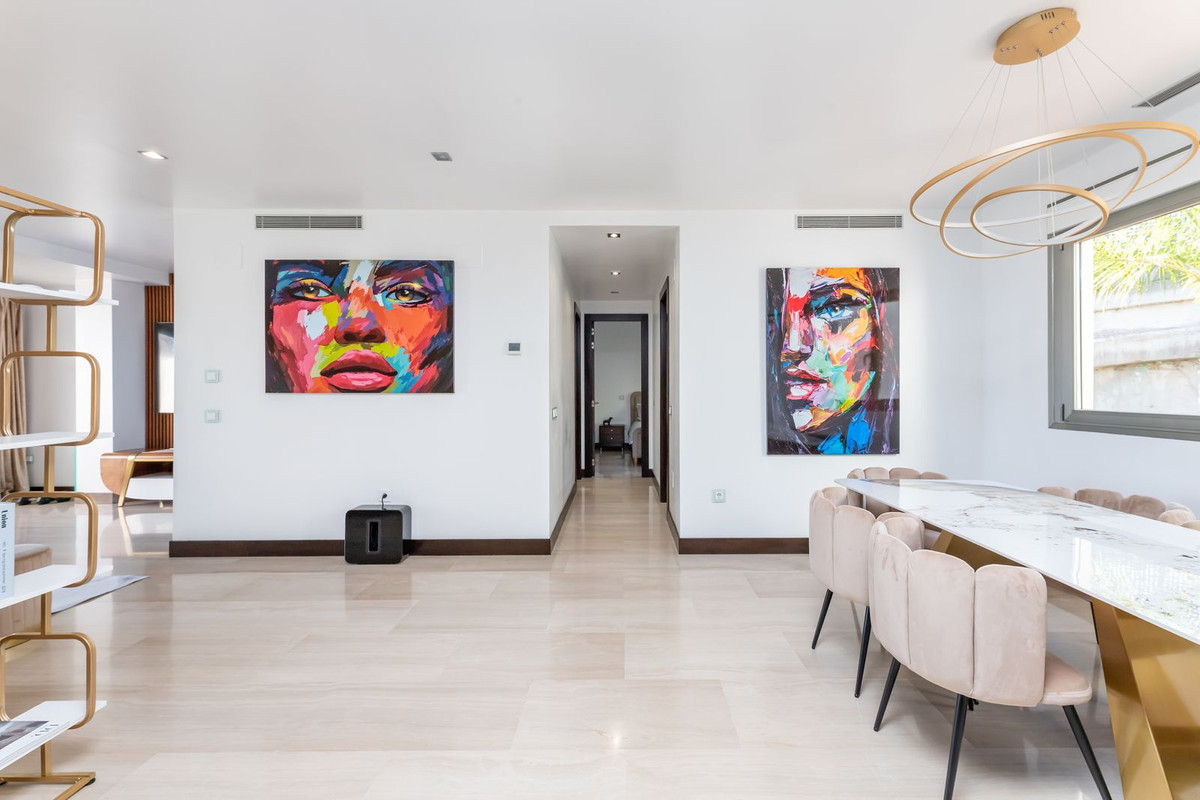 2 Bedroom Apartment for Sale in Benahavís — 7