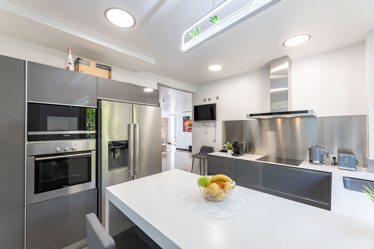 2 Bedroom Apartment for Sale in Benahavís — 9