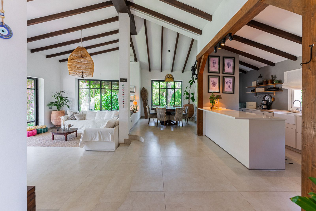 4 Bedroom Villa for Sale in Atalaya — 2