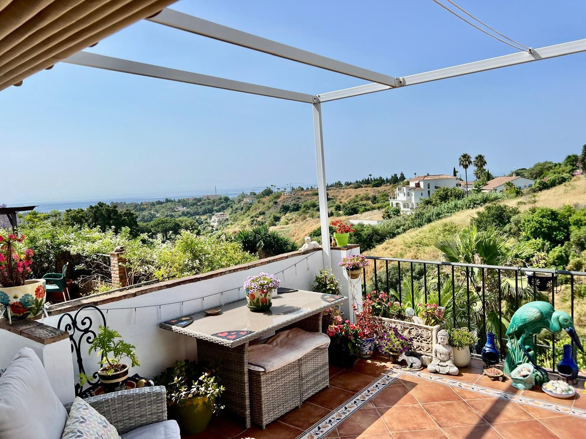 3 Bedroom Villa for Sale in Estepona — 2