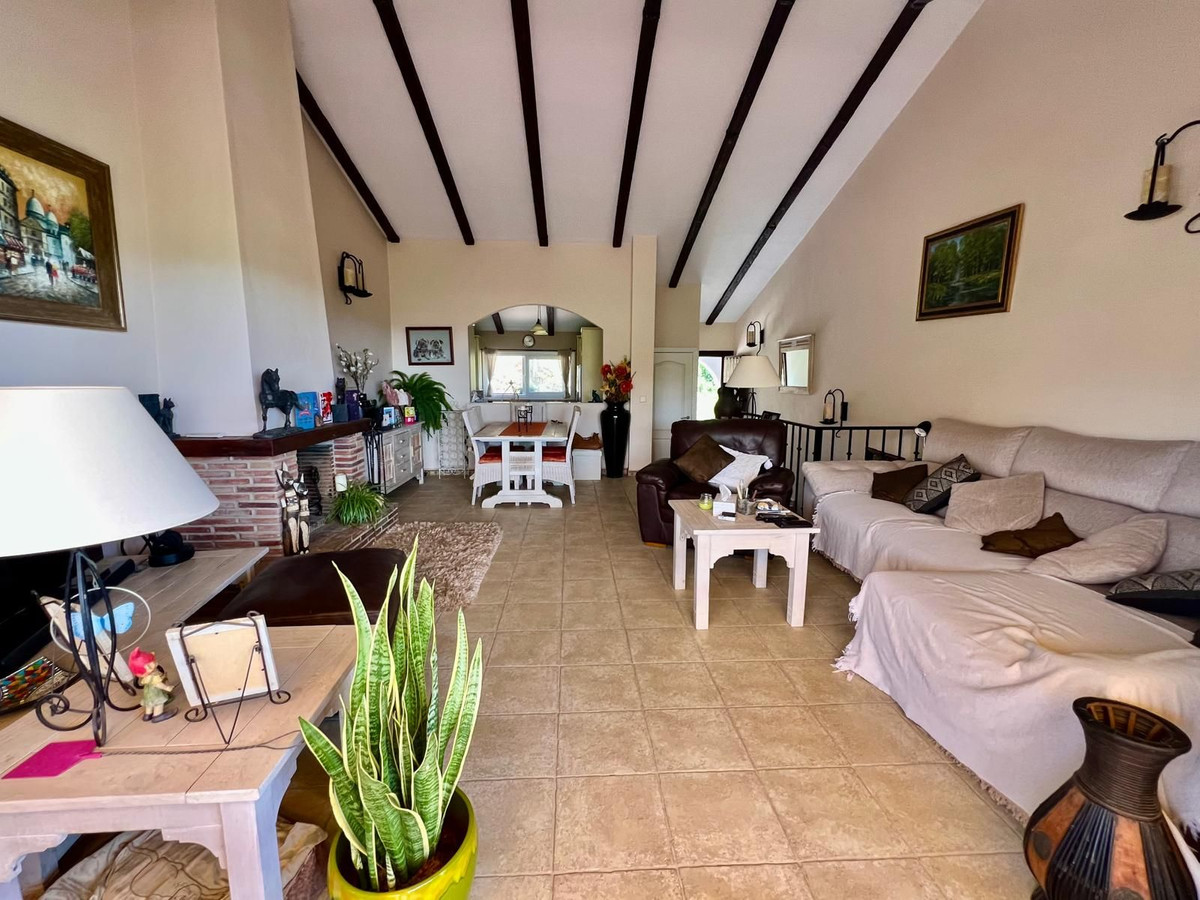 3 Bedroom Villa for Sale in Estepona — 4