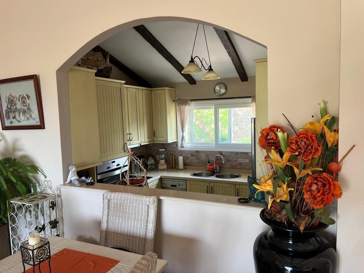 3 Bedroom Villa for Sale in Estepona — 6