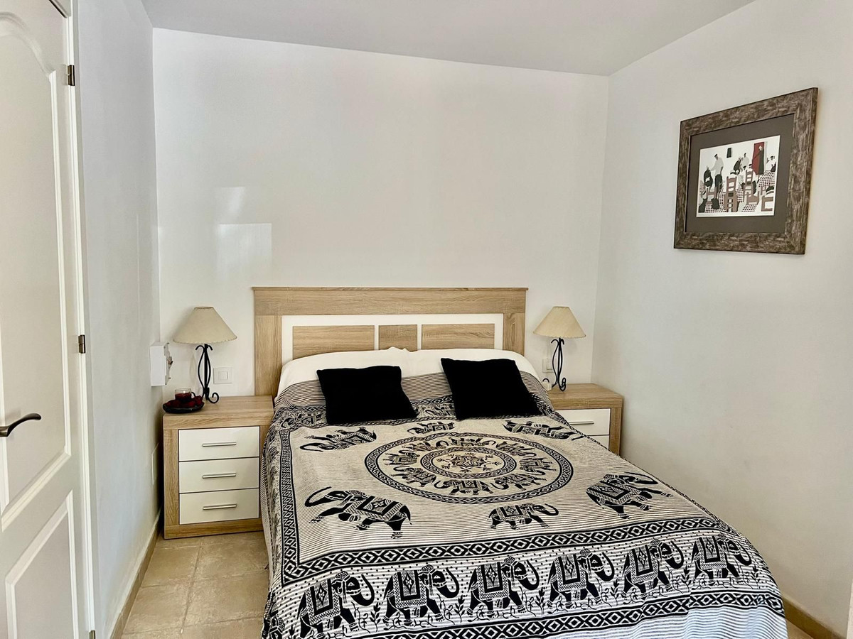 3 Bedroom Villa for Sale in Estepona — 9