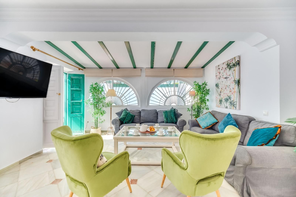 5 Bedroom Villa for Sale in Nueva Andalucía — 3