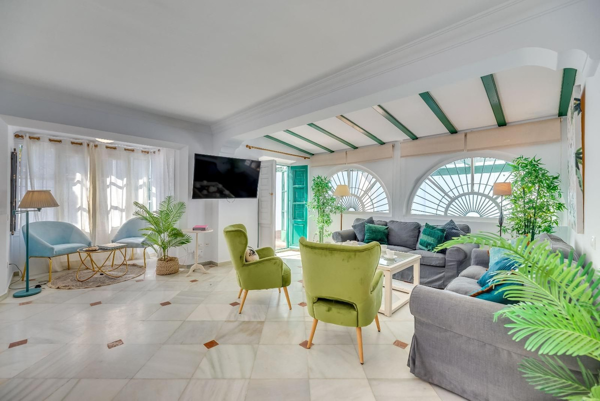 5 Bedroom Villa for Sale in Nueva Andalucía — 4