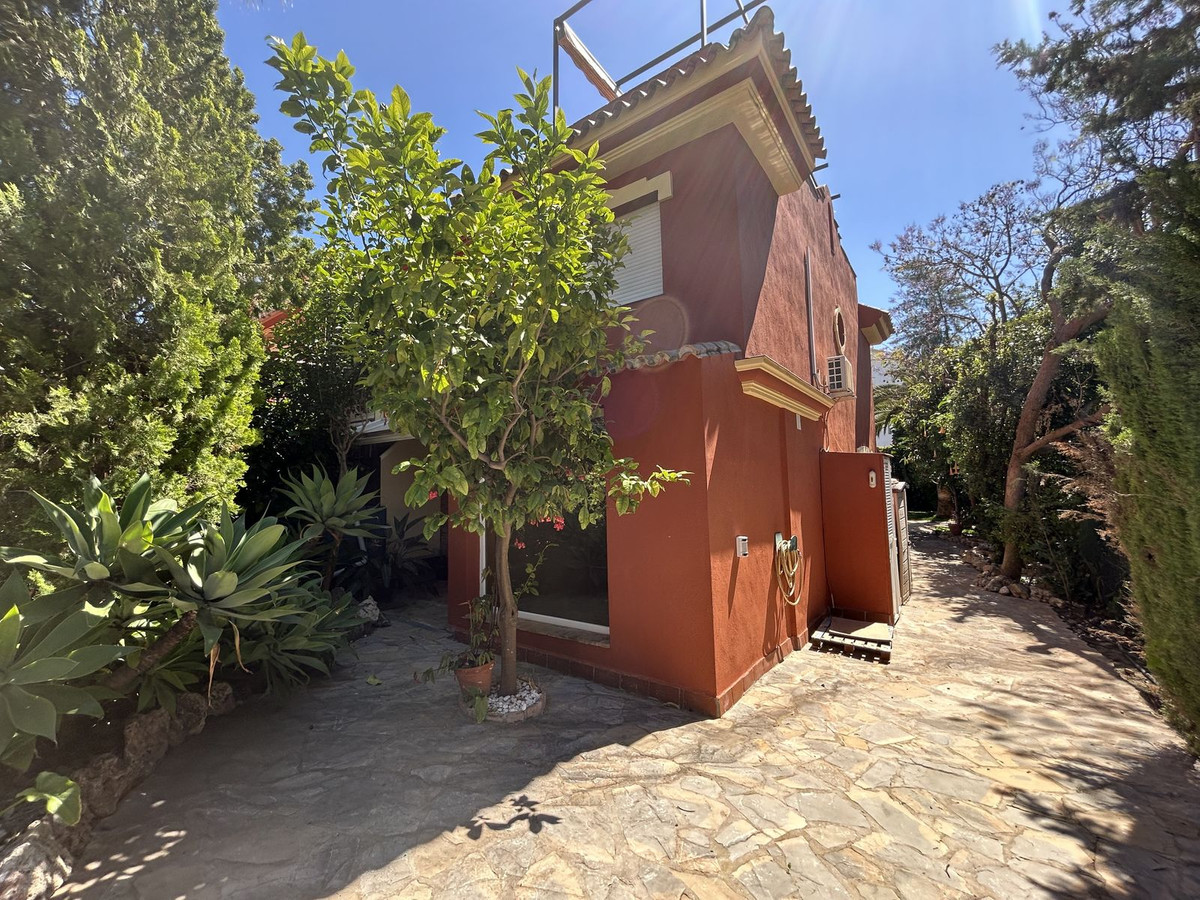 4 Bedroom Villa for Sale in Atalaya