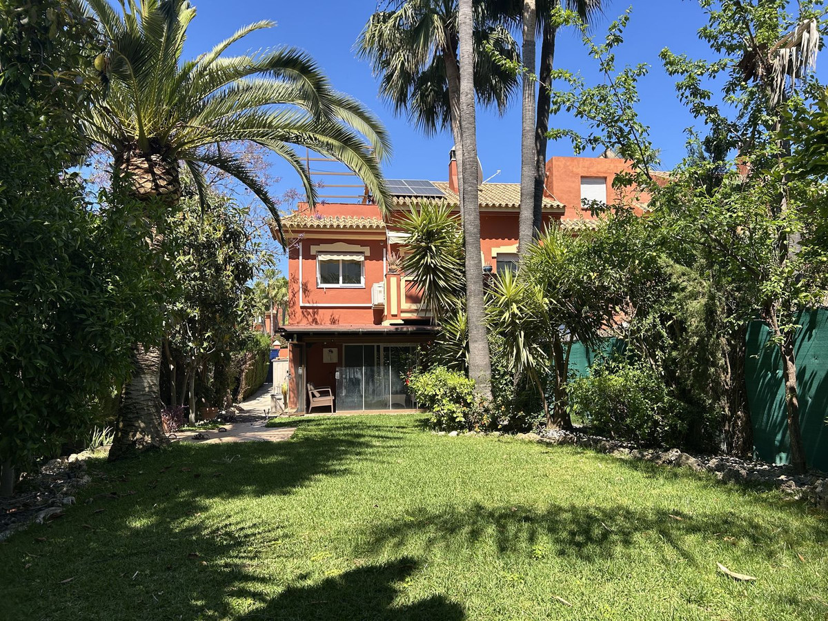 4 Bedroom Villa for Sale in Atalaya — 2
