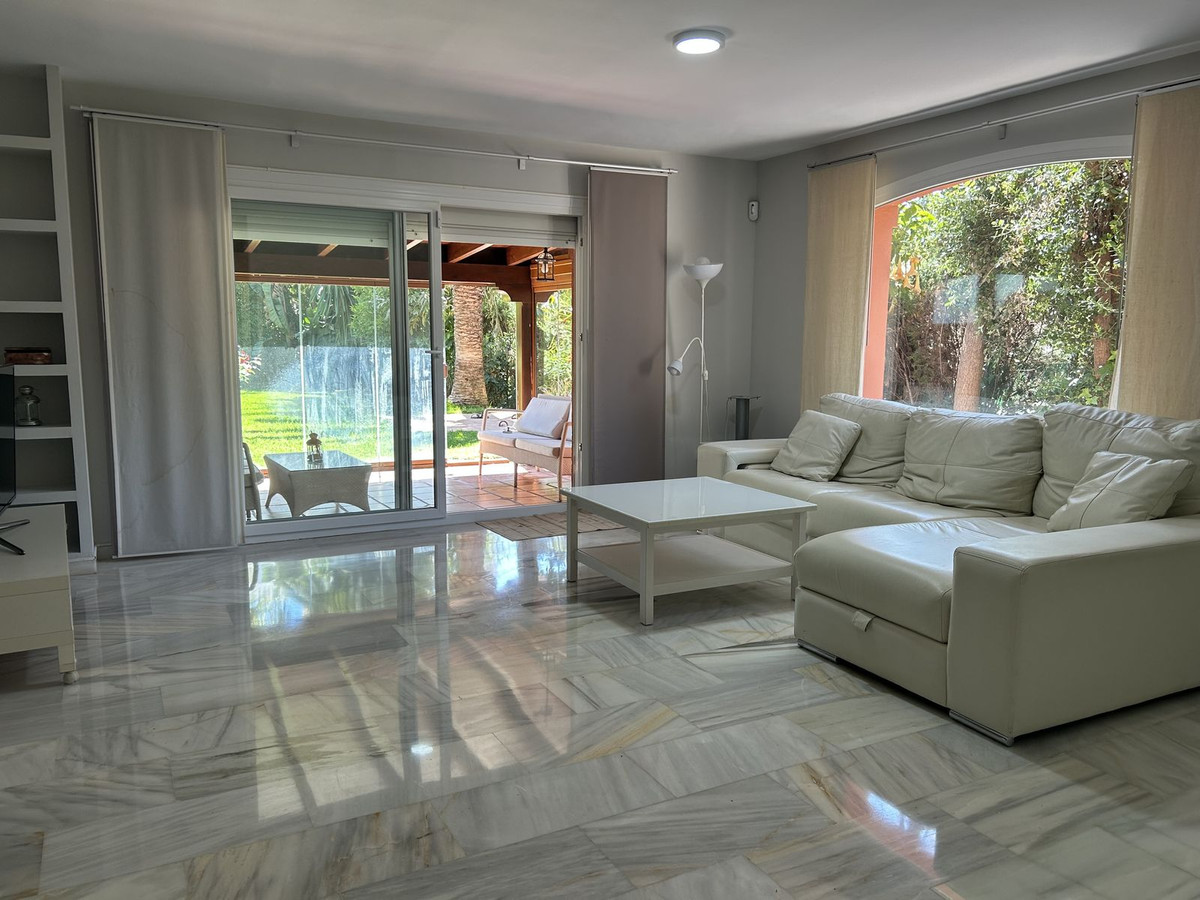 4 Bedroom Villa for Sale in Atalaya — 5