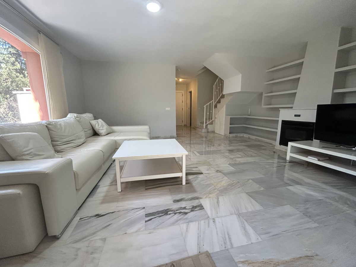 4 Bedroom Villa for Sale in Atalaya — 7