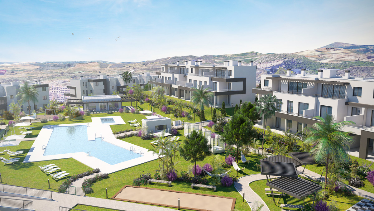 3 Bedroom Apartment for Sale in Estepona — 2