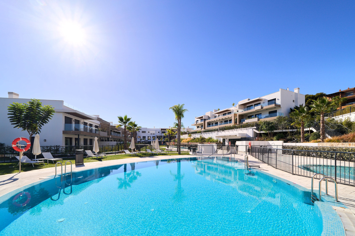 2 Bedroom Apartment for Sale in Estepona — 3