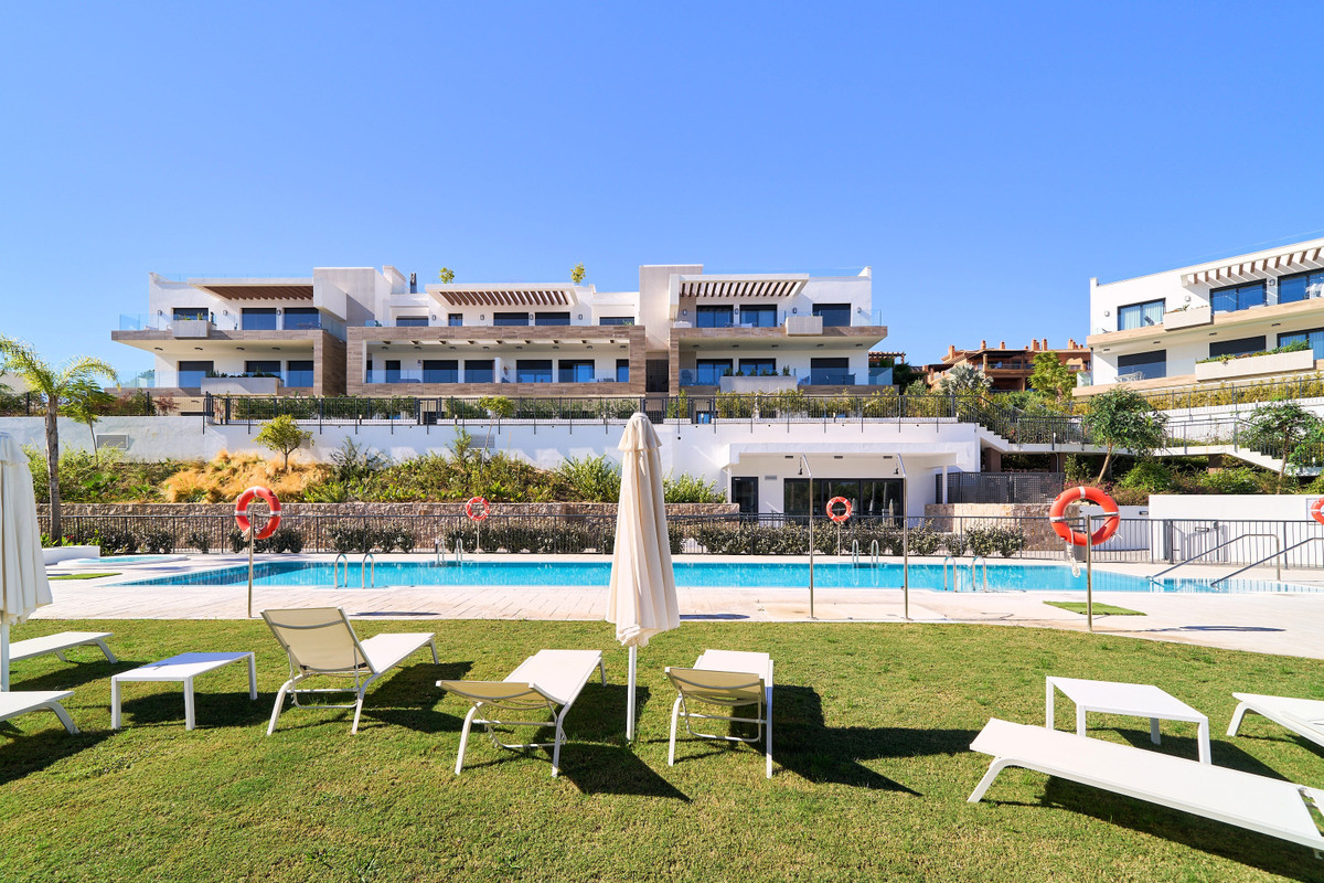 2 Bedroom Apartment for Sale in Estepona — 4