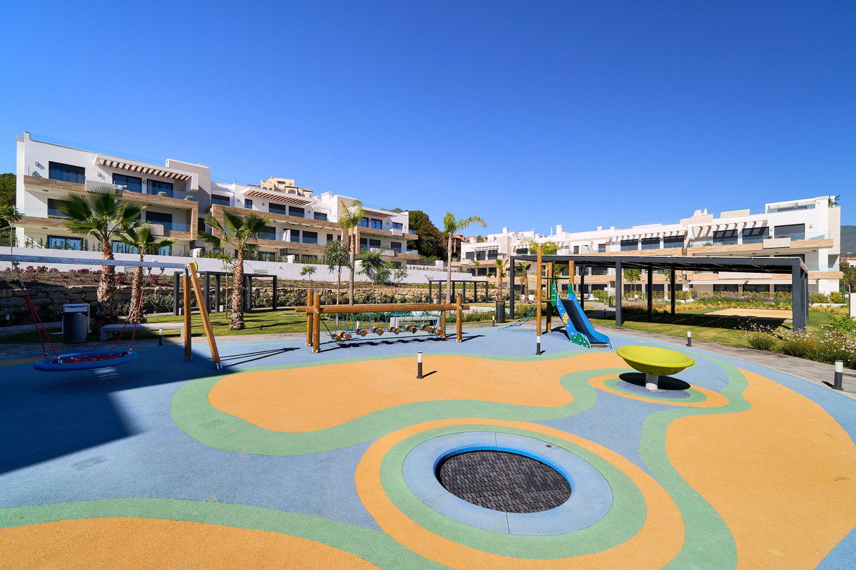 2 Bedroom Apartment for Sale in Estepona — 7