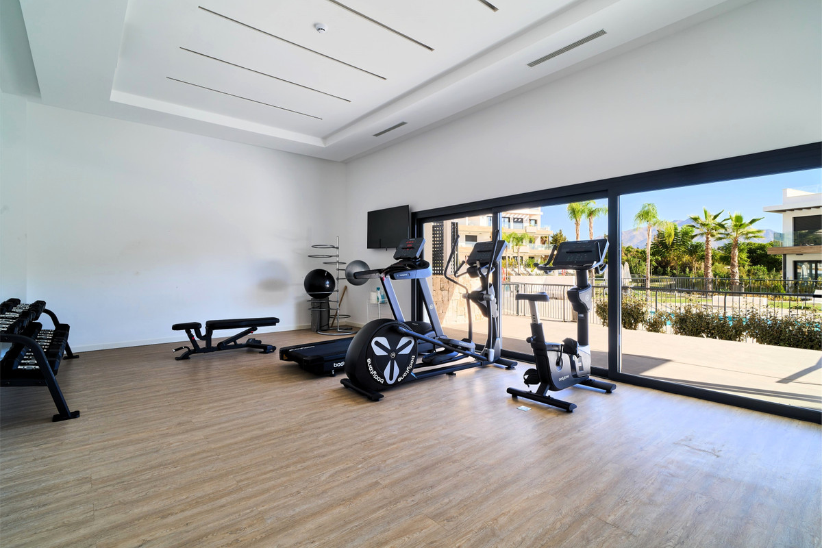 2 Bedroom Apartment for Sale in Estepona — 8