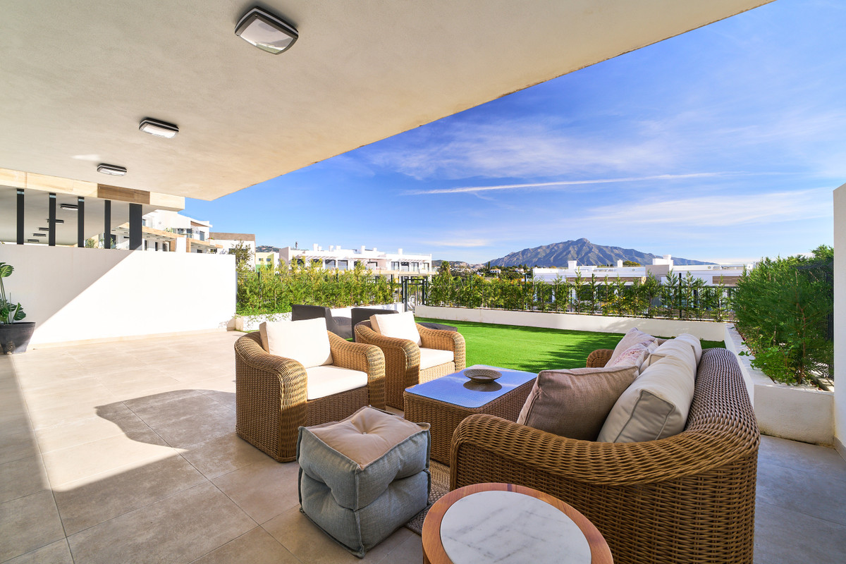 2 Bedroom Apartment for Sale in Estepona — 9