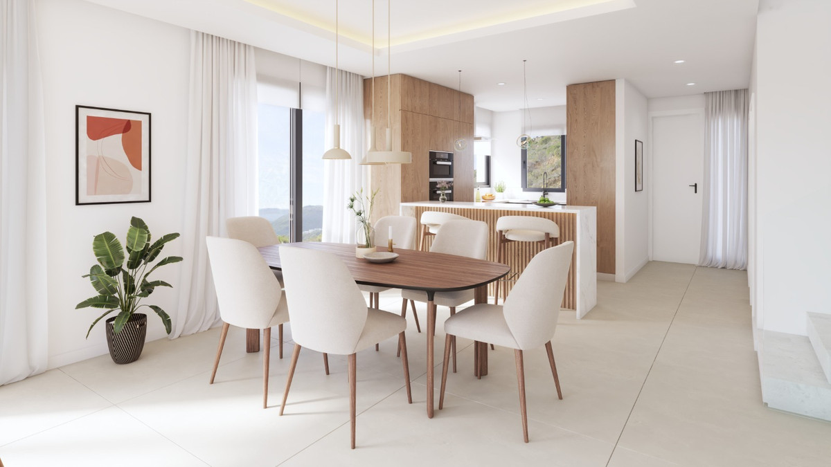 4 Bedroom Townhouse for Sale in Estepona — 4