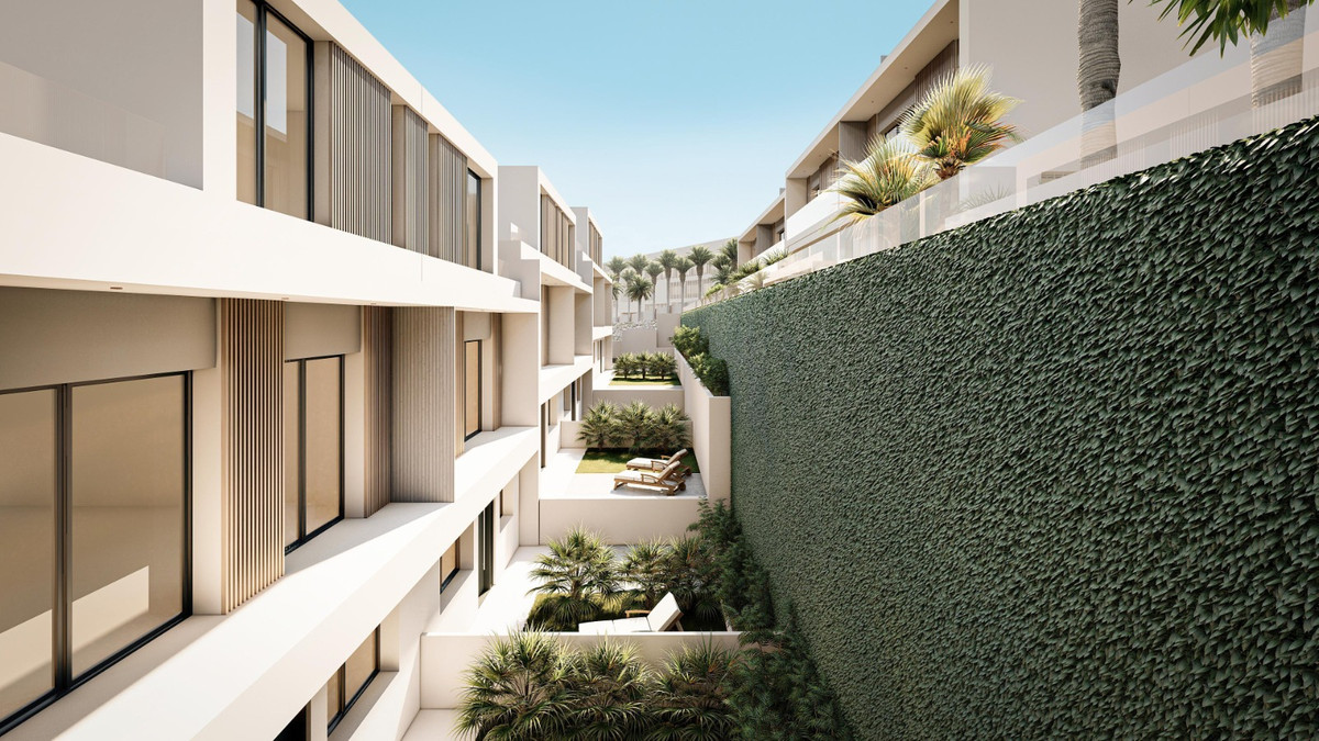 4 Bedroom Townhouse for Sale in Estepona — 6
