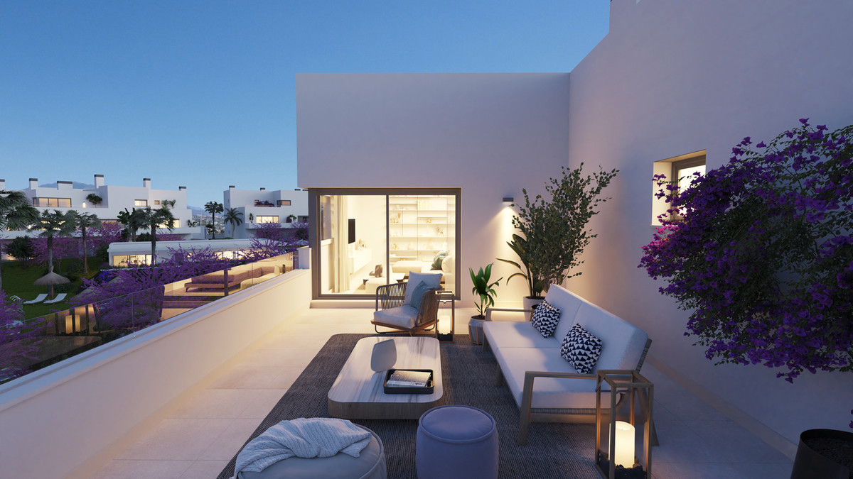 3 Bedroom Apartment for Sale in Estepona — 2