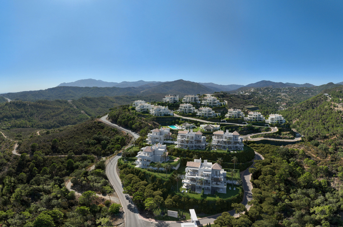 2 Bedroom Apartment for Sale in Benahavís — 2
