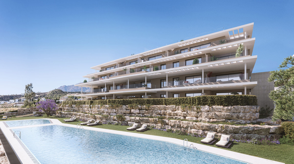 3 Bedroom Apartment for Sale in Estepona