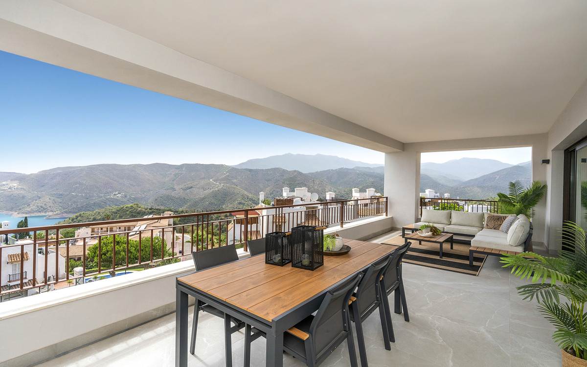 2 Bedroom Apartment for Sale in Istán — 2