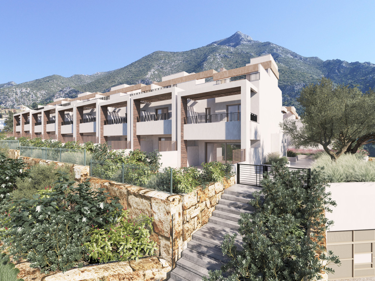 3 Bedroom Townhouse for Sale in Istán