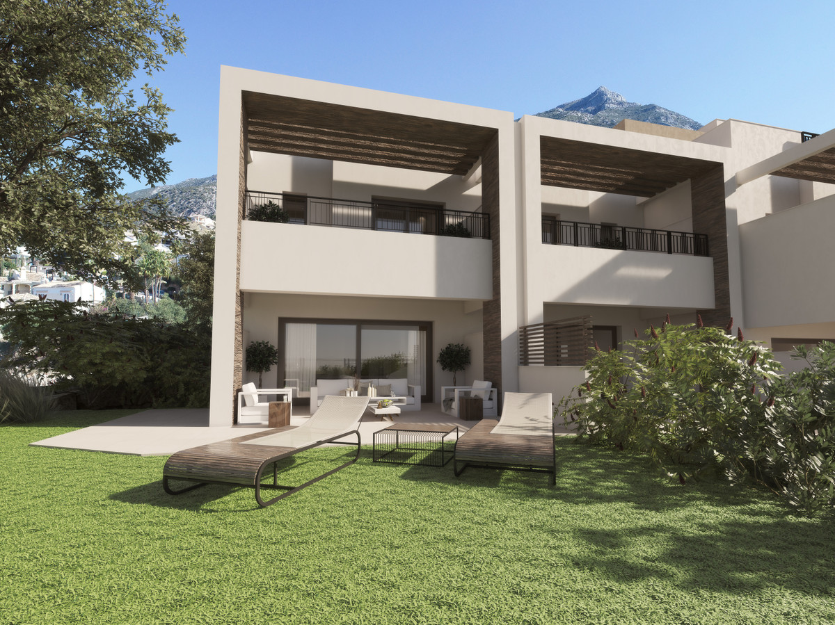 3 Bedroom Townhouse for Sale in Istán — 2