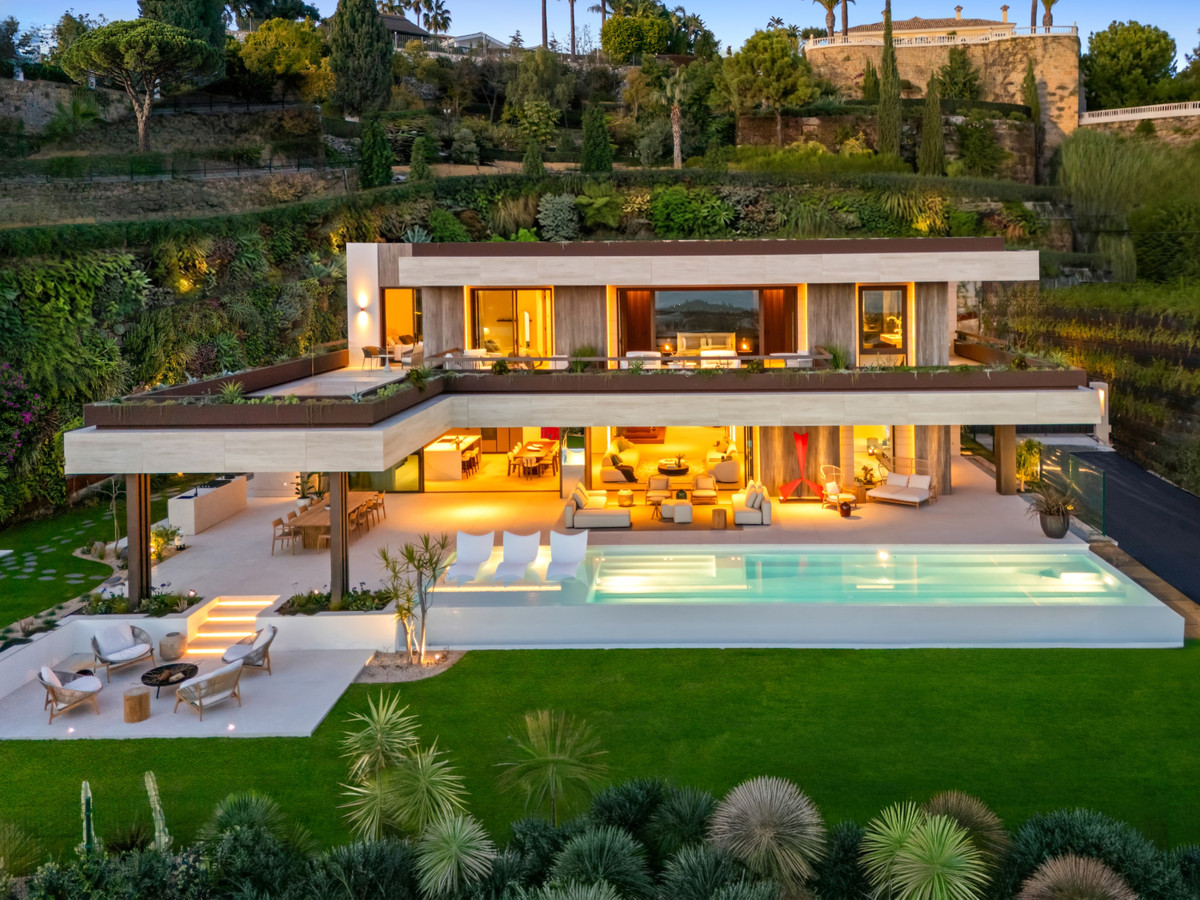 5 Bedroom Villa for Sale in Benahavís