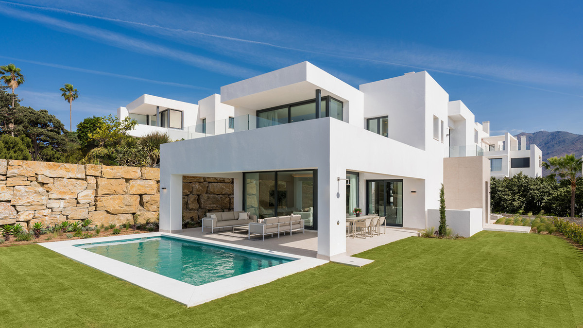 3 Bedroom Villa for Sale in Estepona