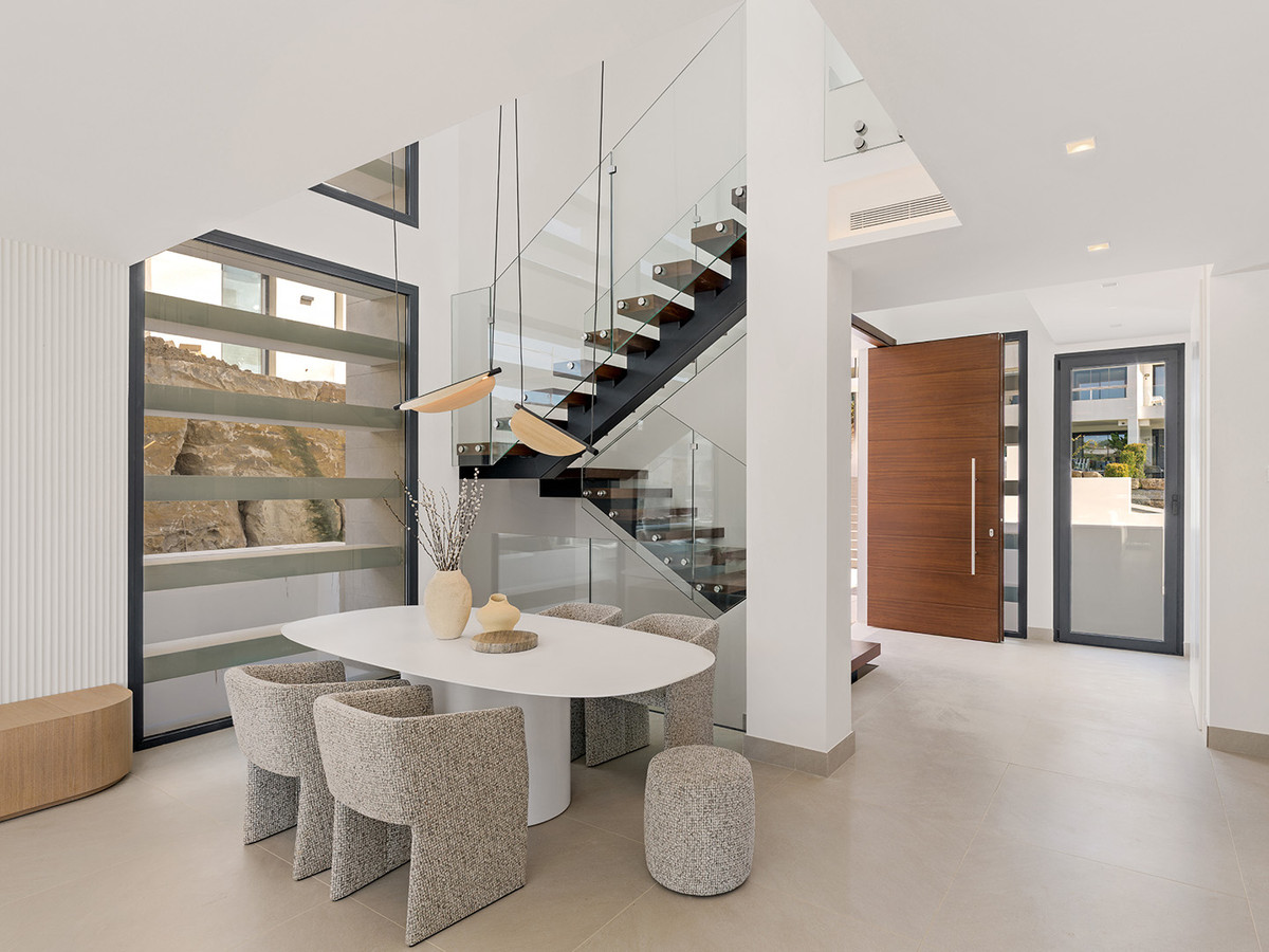 3 Bedroom Villa for Sale in Estepona — 8