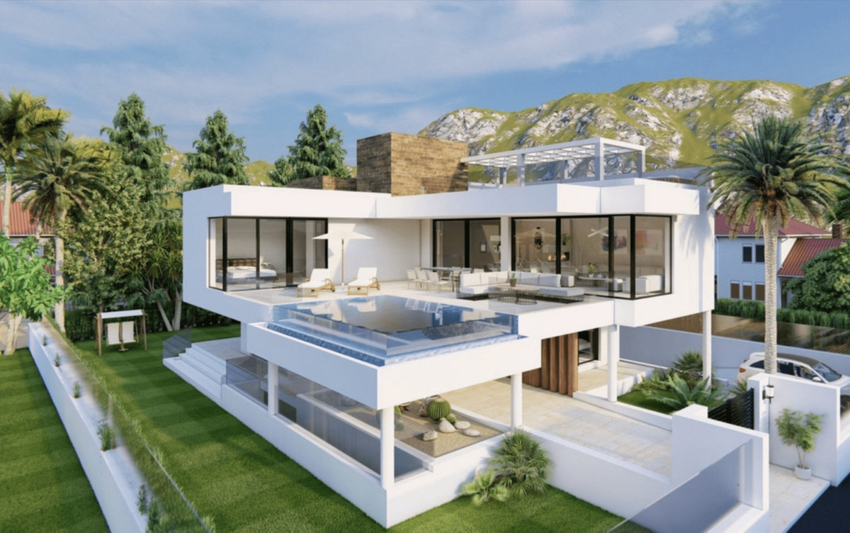 6 Bedroom Villa for Sale in Marbella