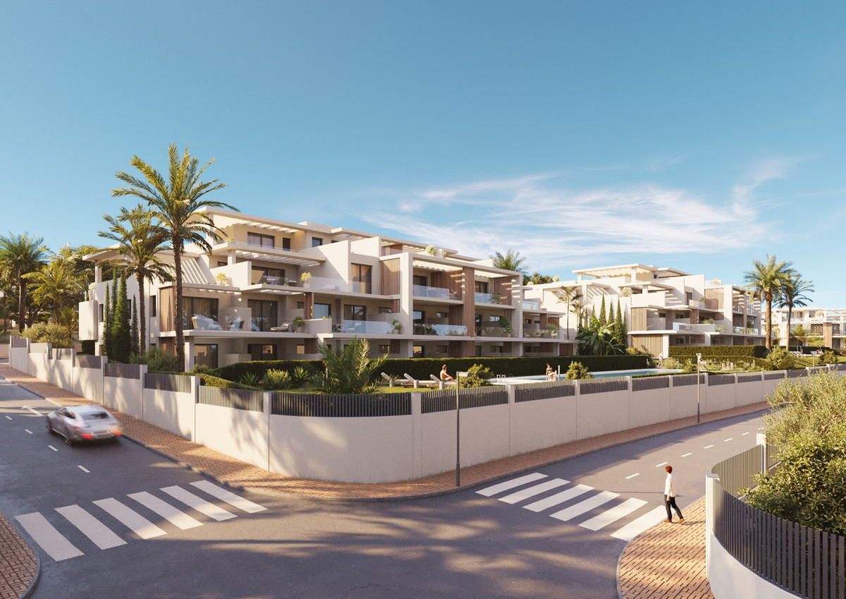 3 Bedroom Apartment for Sale in New Golden Mile