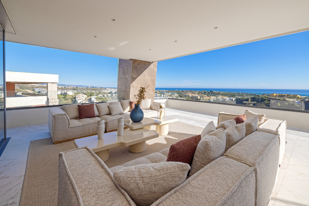 3 Bedroom Apartment for Sale in New Golden Mile