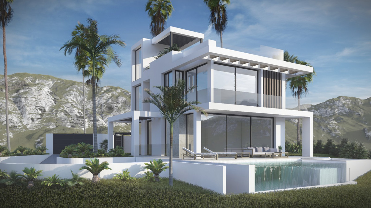 5 Bedroom Villa for Sale in Estepona