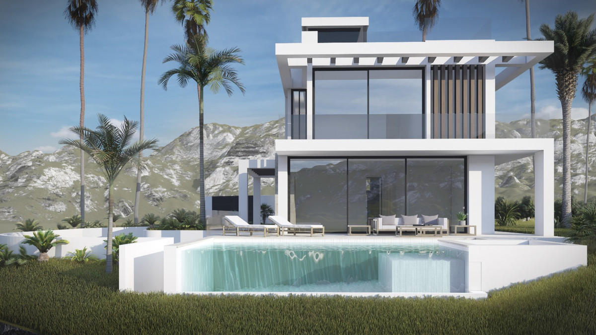 5 Bedroom Villa for Sale in Estepona — 2